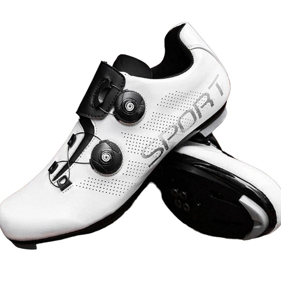 Men’s Cycling Shoes NWOT Size 46 equal to a U.S. size 12 includes cleats. - Picture 2 of 6